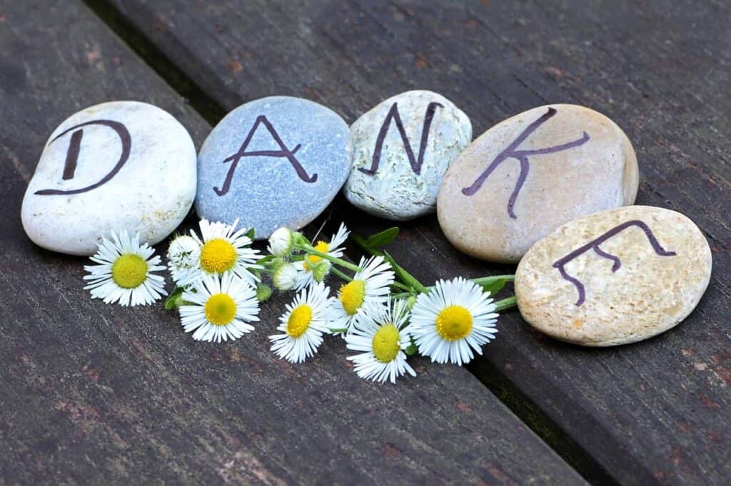Symbolbild mit Beschriftung "Danke" für Artikel zum Dankschreiben nach Absage